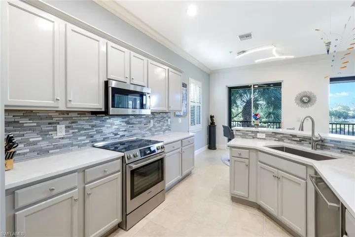 9509  Ironstone  TER, Naples, FL 34120