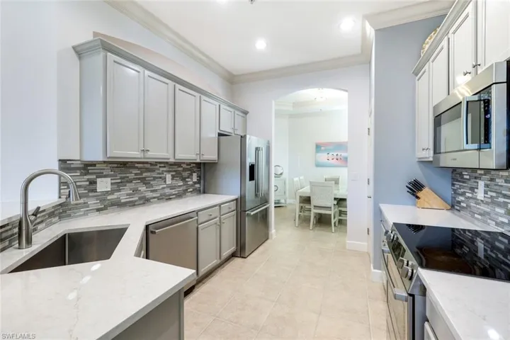 9509  Ironstone  TER, Naples, FL 34120
