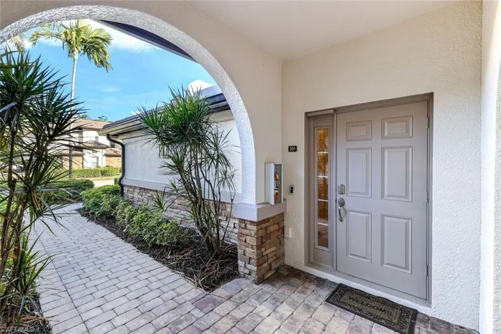 9509  Ironstone  TER, Naples, FL 34120