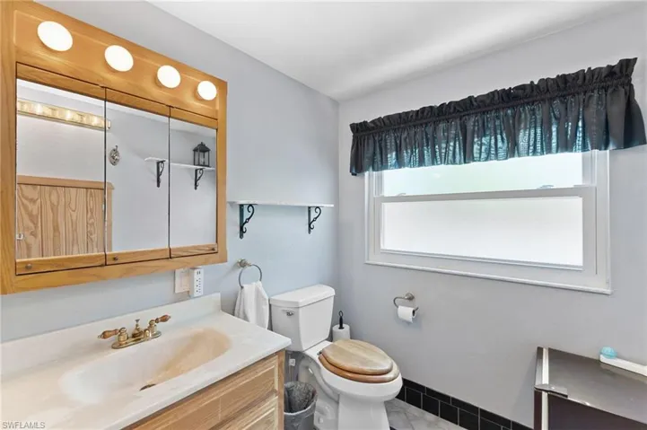 4925  Boxwood  WAY, Naples, FL 34116