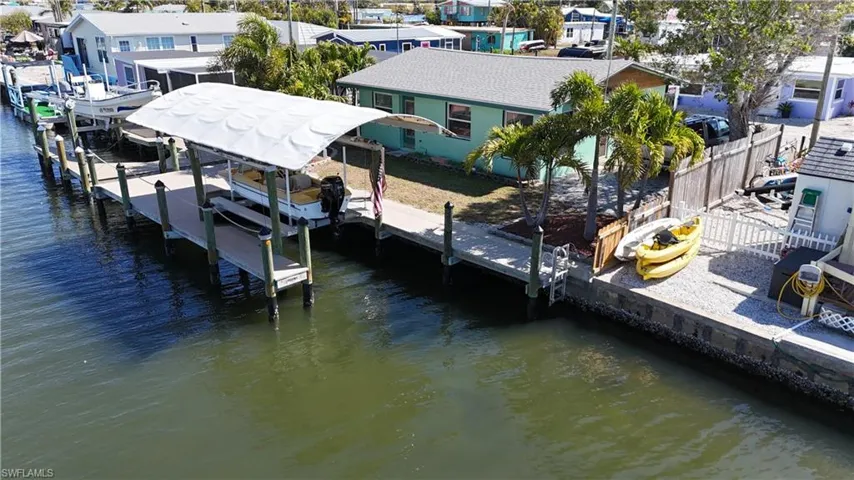 2650 Coco Plum Dr, Matlacha, Florida 33993