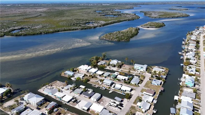 2650 Coco Plum Dr, Matlacha, Florida 33993