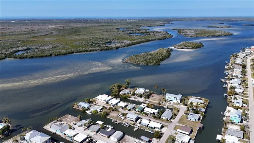 2650 Coco Plum Dr, Matlacha, Florida 33993
