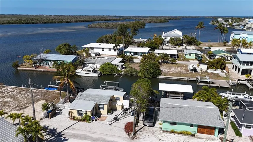 2650 Coco Plum Dr, Matlacha, Florida 33993