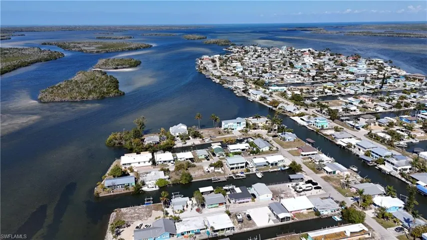 2650 Coco Plum Dr, Matlacha, Florida 33993