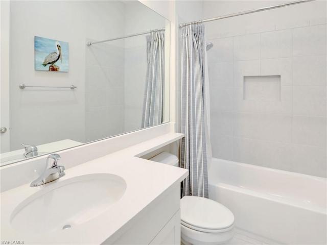 En-suite Guest Bath