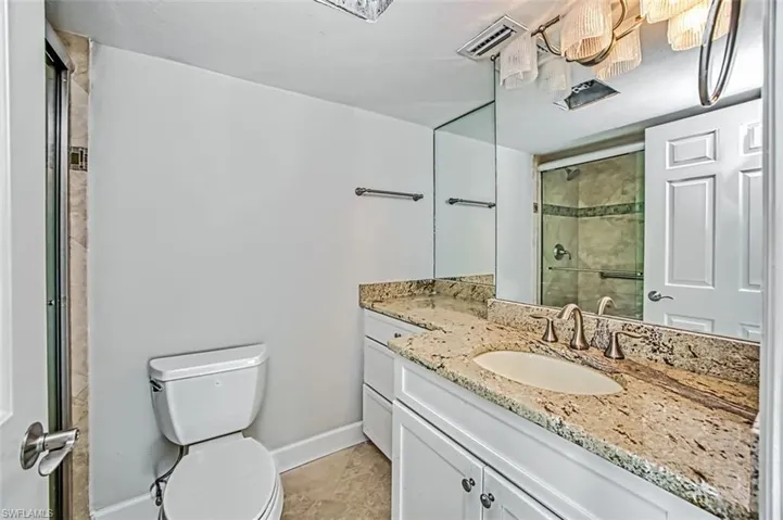 Guest bathroom 1 to Guest Bedroom 1
