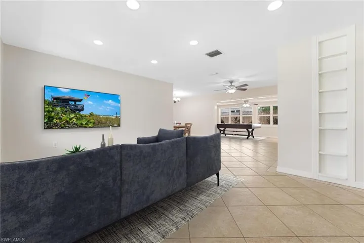 1505  Paloma  DR, Fort Myers, FL 33901