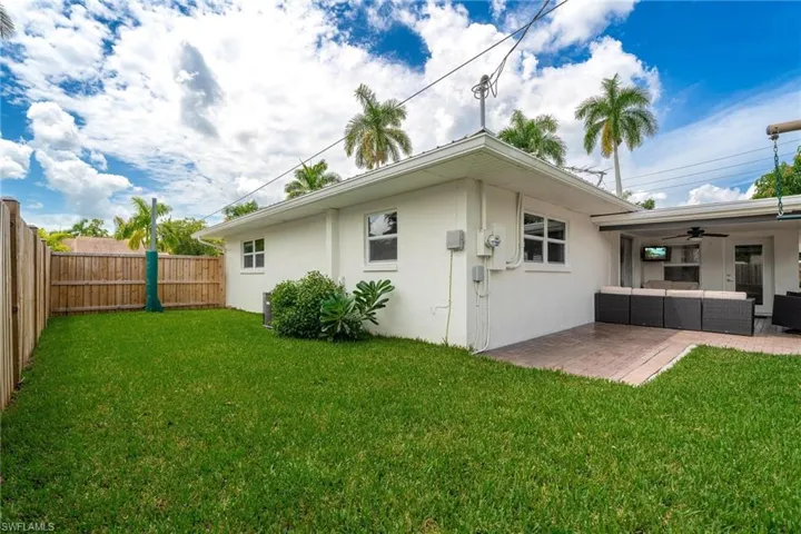 1505  Paloma  DR, Fort Myers, FL 33901