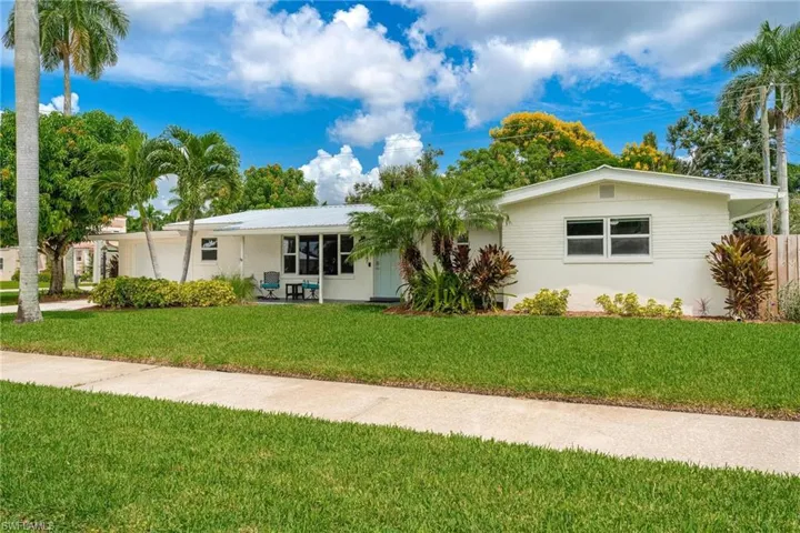 1505  Paloma  DR, Fort Myers, FL 33901
