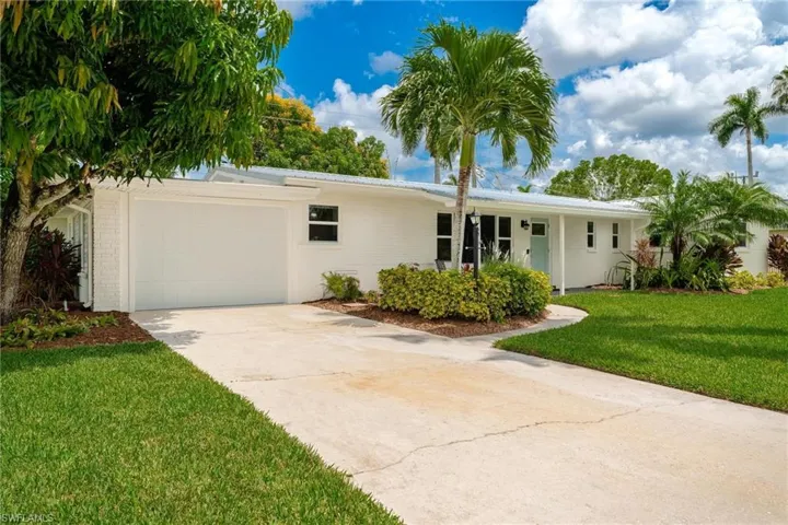 1505  Paloma  DR, Fort Myers, FL 33901