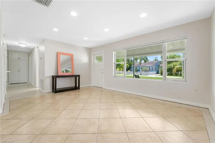 1505  Paloma  DR, Fort Myers, FL 33901