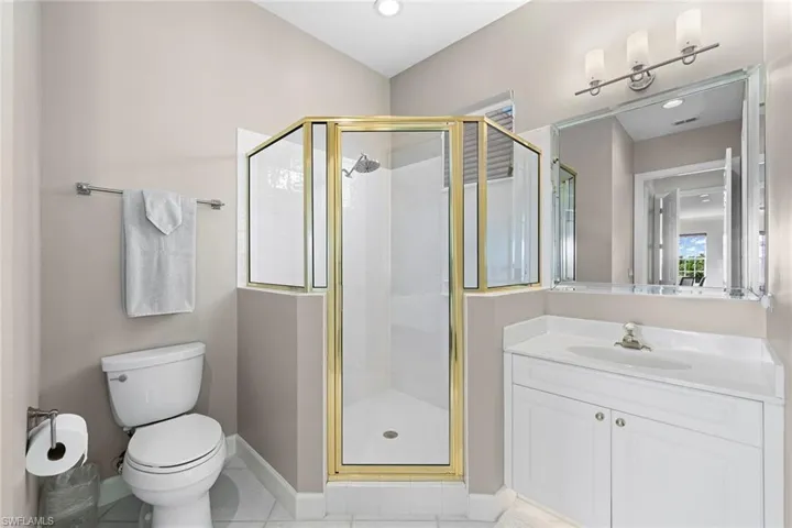 Guest Bedroom 2 Ensuite Bathroom