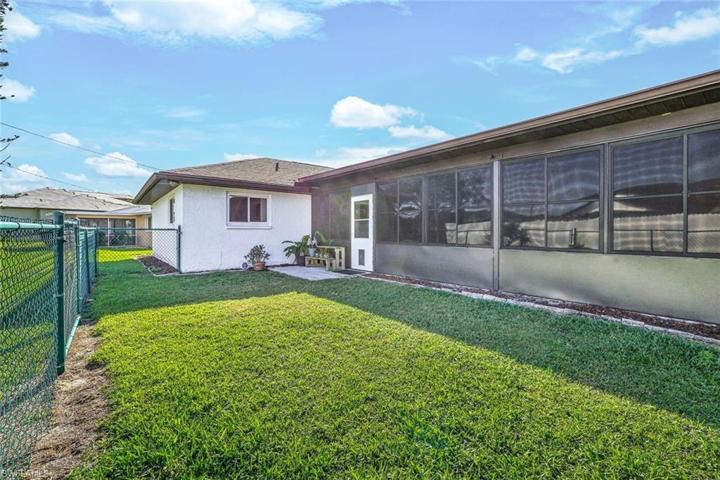 901 SE 21st  TER, CAPE CORAL, FL 33990