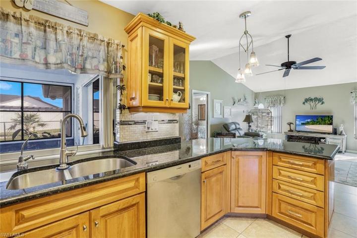 901 SE 21st  TER, CAPE CORAL, FL 33990