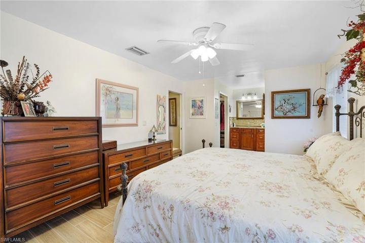 901 SE 21st  TER, CAPE CORAL, FL 33990