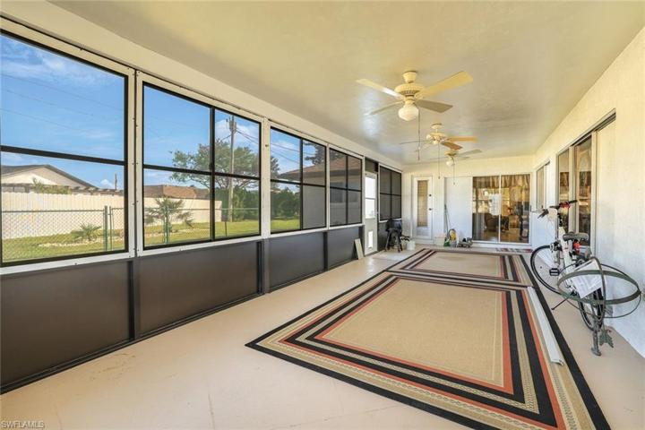 901 SE 21st  TER, CAPE CORAL, FL 33990