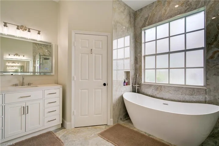 3442 Allegheny Ct, Naples, Florida 34120