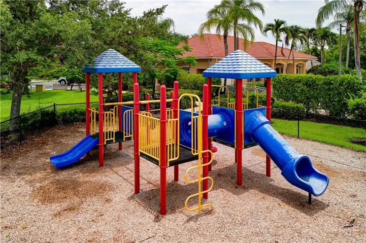 3442 Allegheny Ct, Naples, Florida 34120