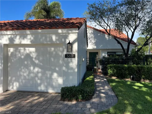 560  Beachwalk  CIR, Naples, FL 34108