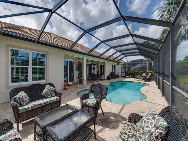 16083  Parque  LN, Naples, FL 34110