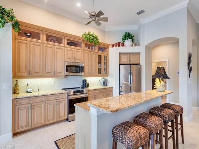 16083  Parque  LN, Naples, FL 34110