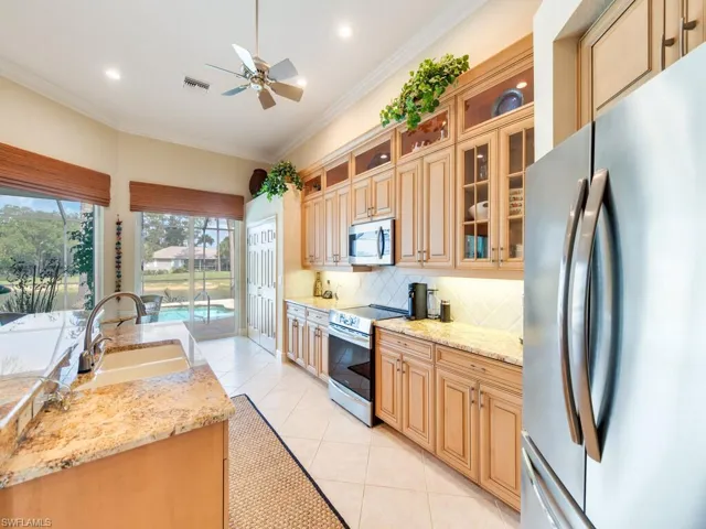16083  Parque  LN, Naples, FL 34110