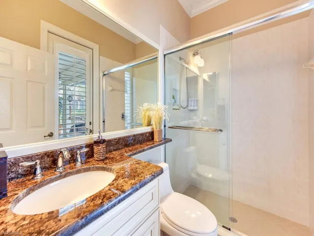 16083  Parque  LN, Naples, FL 34110