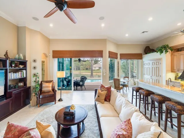 16083  Parque  LN, Naples, FL 34110