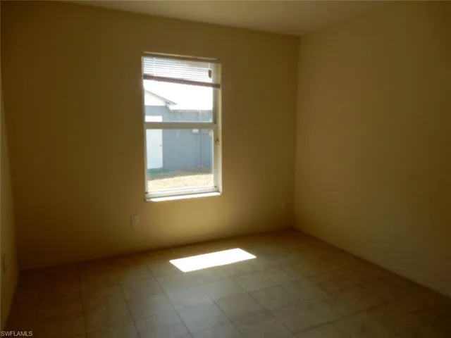 899  Ridgeway  DR, North Fort Myers, FL 33903