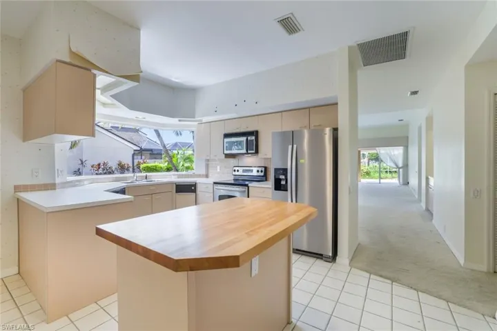 11718 Quail Village Way # 17, Naples Fl 34119