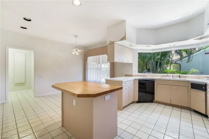 11718 Quail Village Way # 17, Naples Fl 34119