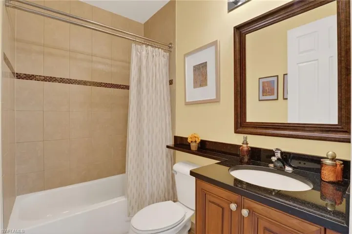 6598  Monterey  PT, Naples, FL 34105