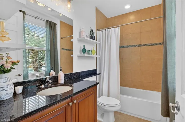 6598  Monterey  PT, Naples, FL 34105