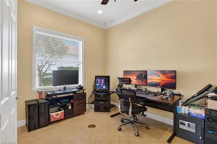 6598  Monterey  PT, Naples, FL 34105