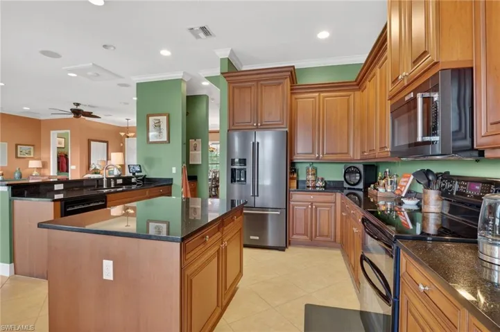 6598  Monterey  PT, Naples, FL 34105