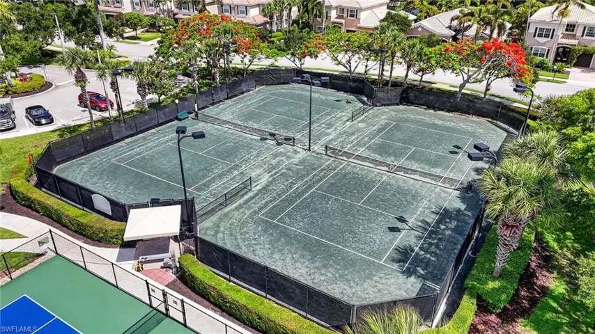6598  Monterey  PT, Naples, FL 34105