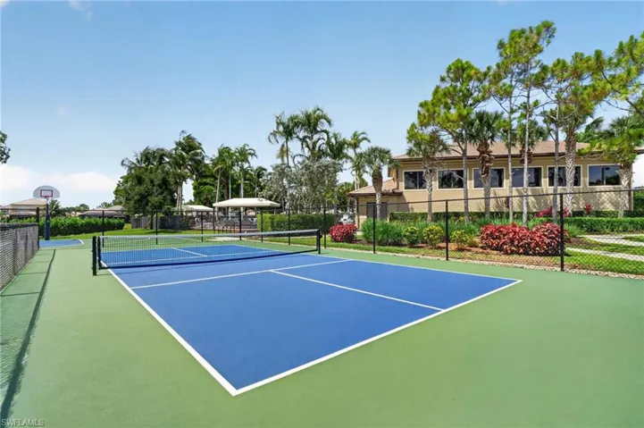 6598  Monterey  PT, Naples, FL 34105