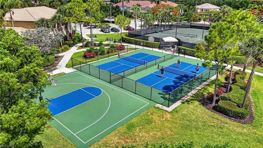 6598  Monterey  PT, Naples, FL 34105