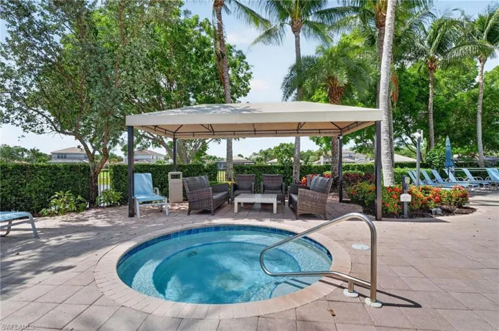 6598  Monterey  PT, Naples, FL 34105