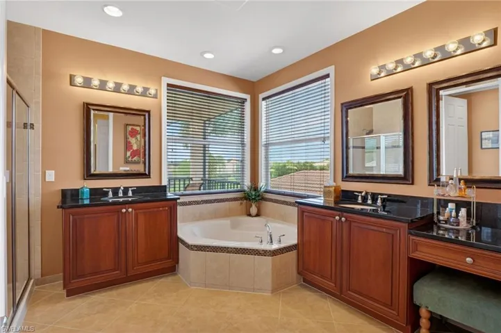 6598  Monterey  PT, Naples, FL 34105
