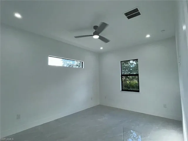 Empty room with ceiling fan