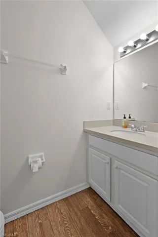 1/2 bath downstairs