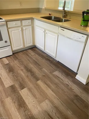 NEW FLOORS 4/19