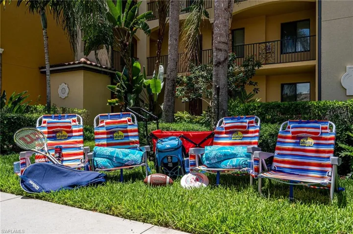 Beach chairs and toys available with unit