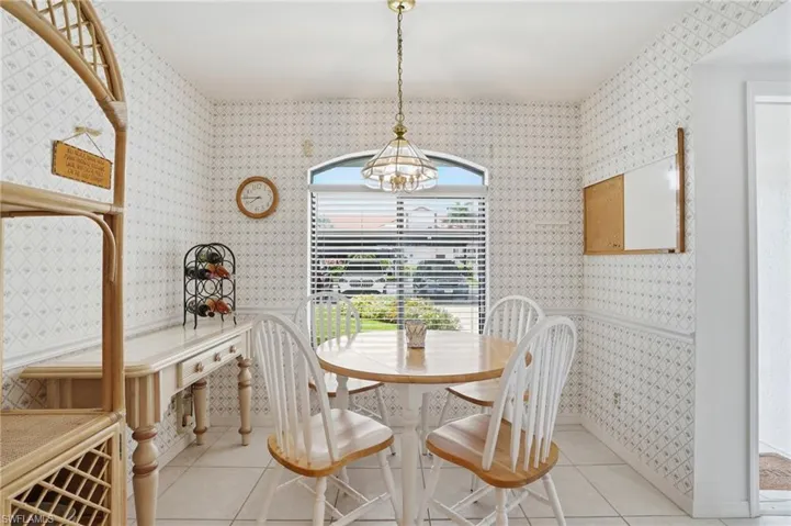 7300 Coventry Ct 606, Naples, Florida 34104