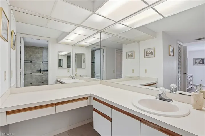 7300 Coventry Ct 606, Naples, Florida 34104