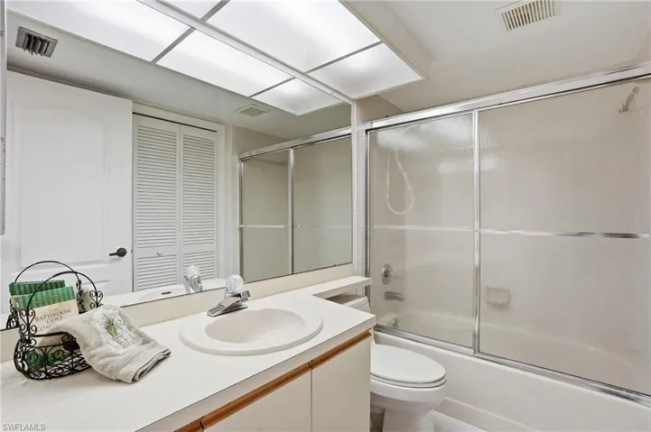 7300 Coventry Ct 606, Naples, Florida 34104