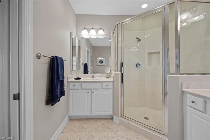 9113  Michael  CIR, Naples, FL 34113