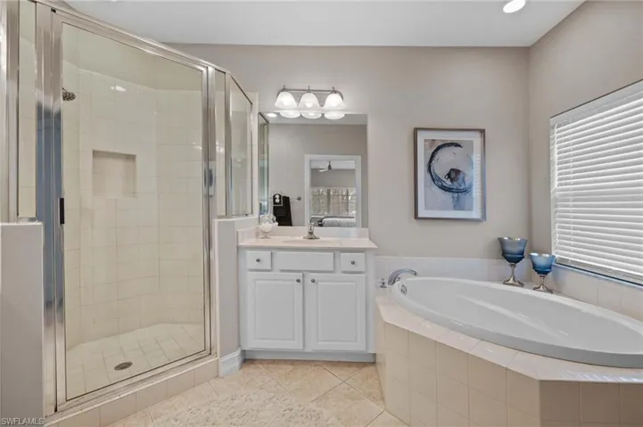 9113  Michael  CIR, Naples, FL 34113